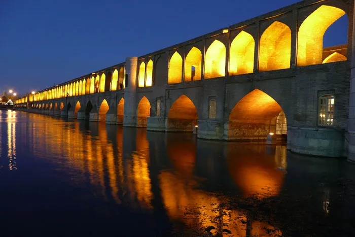 سی و سه پل اصفهان